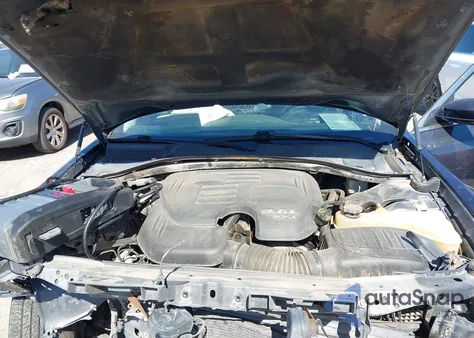 2016 Chrysler 300 Anniversary Edition из США, поврежденный, VIN 2C3CCAAG5GH142120